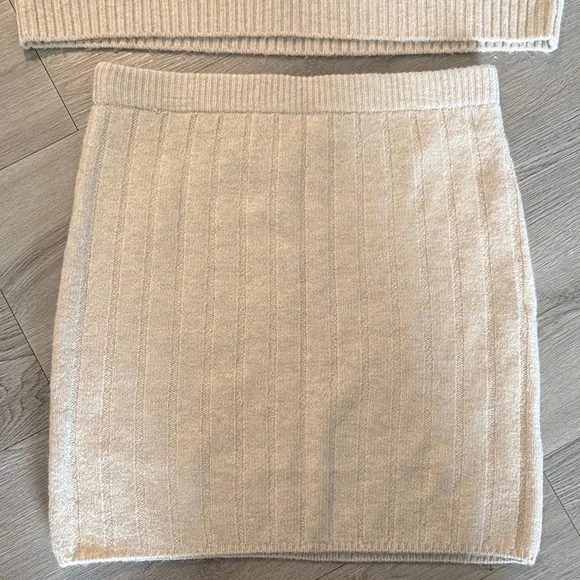 Chic Cream Ribbed Knit Skirt Set - Picture 2 of 7